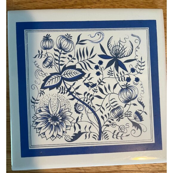 Decorative Vintage Ceramic Tile With Blue Onion Pattern By Screen Craft USA - Picture 2 of 4